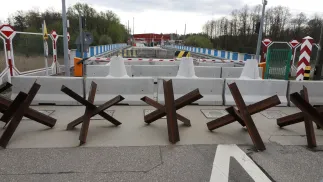 Przejście graniczne w Bobrownikach. Fot. PAP/Artur Reszko