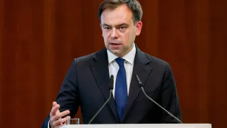 Minister finansów i gospodarki Andrzej Domański. Fot. PAP/EPA/	FILIP SINGER