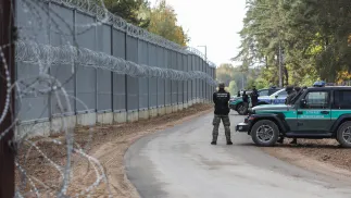 Płot na granicy z Białorusią w Połowcach. Fot. PAP/Artur Reszko