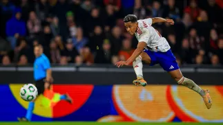 Zawodnik Rakowa Częstochowa Michael Ameyaw. Fot. PAP/EPA/	MARTIN DIVISEK