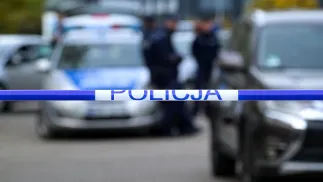 Prokuratura poinformowała w czwartek o odnalezieniu ludzkiej ręki przy jednej z wiat śmietnikowych. Fot. Adobe Stock/bogdi64 (zdjęcie ilustracyjne)