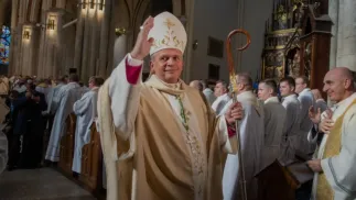 Bp Wołkowicz ma 55 lata. W ubiegłym roku został biskupem pomocniczym archidiecezji łódzkiej. Fot. X/Archidiecezja Łódzka