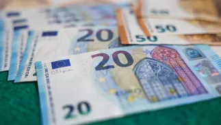 Banknote. Fot. PAP/Szymon Pulcyn