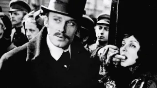 Kadr z filmu "Ziemia Obiecana" Kalina Jędrusik Daniel Olbrychski PAP/Reprodukcja