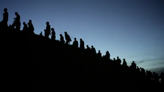 Spektakl koncentruje się na moralnym i psychicznym rozdarciu bohaterów. Fot. PAP/	Adam Warżawa (zdjęcie ilustracyjne)