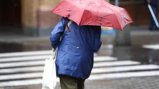 Deszczowa pogoda Fot. PAP/Rafał Guz