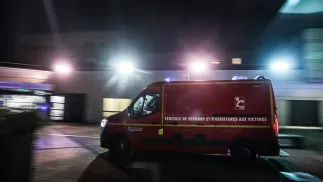 Ambulans we Francji, zdjęcie ilustracyjne, fot. PAP/EPA/Mohammed Badra