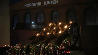 Pomnik poległych górników KWK „Wujek” w Katowicach. Fot. PAP/	Andrzej Grygiel