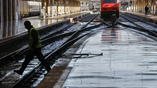 Chaos komunikacyjny w Portugalii obejmie m.in. koleje i transport publiczny Fot. PAP/EPA/ANTONIO PEDRO SANTOS