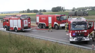 W wypadku uczestniczyło dziewięć samochodów osobowych. Fot. PAP/Artur Reszko (zdjęcie ilustracyjne)