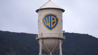 Logo Warner Bros. Discovery, fot. PAP/EPA/ALLISON DINNER