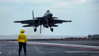 Chiński samolot wojskowy. Fot. PAP/	AT SEA CHINA DEFENCE