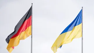 Прапори Німеччини та України. Fot. PAP/EPA/CLEMENS BILAN