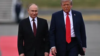 Władimir Putin i Donald Trump podczas szczytu na Alasce. Fot. PAP/EPA/SERGEY BOBYLEV/SPUTNIK/KREMLIN POOL