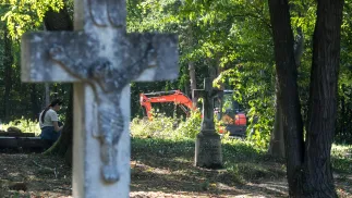 Ekshumacje w Puźnikach, fot. PAP/Vladyslav Musiienko