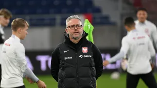 Selekcjoner piłkarzy reprezentacji Polski U-21 Jerzy Brzęczek. Fot. PAP/Marcin Bielecki