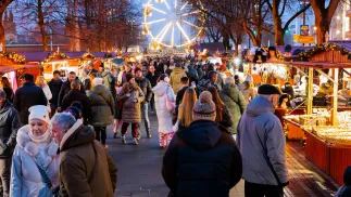 Jarmark bożonarodzeniowy w Szczecinie, zdjęcie ilustracyjne, fot. PAP/Jerzy Muszyński