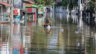 Powodzie na Sri Lance, fot. PAP/EPA/CHAMILA KARUNARATHNE