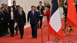 Przywódca Chin Xi Jinping i prezydent Francji Emmanuel Macron. Fot. PAP/EPA/	ADEK BERRY / POOL