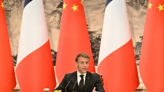 Эммануэль Макрон во время визита в Китай. Fot. PAP/EPA/	ADEK BERRY / POOL