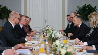 W Rydze rozpoczęło się spotkanie prezydentów Nawrockiego i Rinkeviczsa. Fot. PAP/PAP/Paweł Supernak