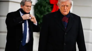 Prezydent USA Donald Trump i minister finansów Scott Bessent. Fot. PAP/EPA/	Samuel Corum / POOL