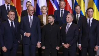 Колективне фото з переговорів у Берліні. 15.12.2025 р. Fot. PAP/EPA/CLEMENS BILAN/POOL