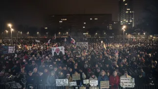 Protesty na Słowacji. Fot. PAP/EPA/JAKUB GAVLAK