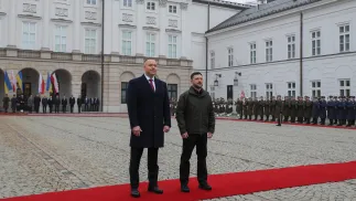 Кароль Навроцкий (слева) и Владимир Зеленский перед Президентским дворцом в Варшаве. Fot. PAP/Paweł Supernak