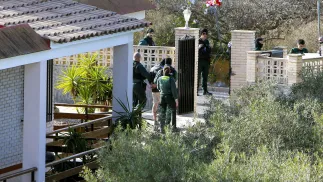 Hiszpańska Gwardia Cywilna. Fot. EPA/MORELL