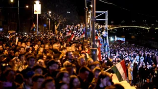 Tłumy na ulicach Budapesztu Fot. PAP/EPA/ROBERT HEGEDUS