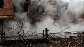 Наслідки удару по будинку в Кривому Розі. Fot. Facebook / ДСНС України, ДСНС Дніпропетровщини