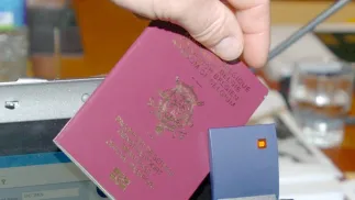 Paszport belgijski Fot. PAP/EPA/HERWIG VERGULT