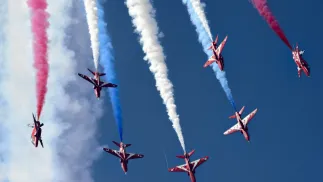 Red Arrows, zespół akrobacyjny brytyjskich Królewskich Sił Powietrznych, fot. PAP/EPA/KEYSTONE/LAURENT GILLIERON