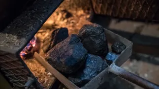 Piec opalany węglem Fot. PAP/Wojciech Pacewicz