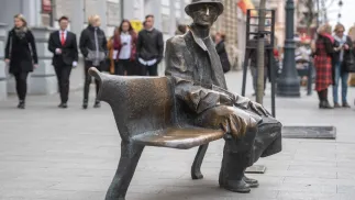 Ławeczka Tuwima w Łodzi. Fot. PAP/	Grzegorz Michałowski