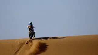  Luciano Benavides podczas rajdu Dakar. Fot. EPA/YOAN VALAT 