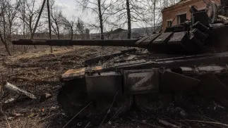 Знищений російський танк на Харківщині, фотоілюстрація. Fot. PAP/EPA/ROMAN PILIPEY