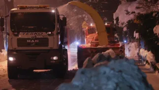 Wywóz śniegu. Fot. PAP/Grzegorz Momot