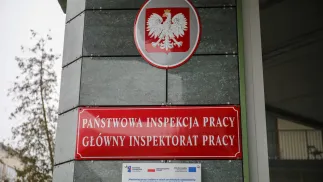 Państwowa Inspekcja Pracy (zdjęcie ilustracyjne). Fot. PAP/Albert Zawada