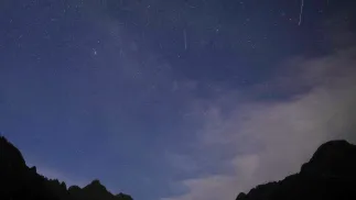 W piątek może dojść do wejścia w atmosferę Ziemi fragmentu chińskiej rakiety - ostrzegło RCB. Zdjęcie ilustracyjne Fot. PAP/Grzegorz Momot