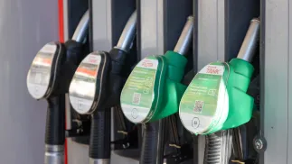 Stacja paliw Fot. PAP/Albert Zawada