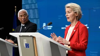 Przewodniczący Rady Europejskiej Antonio Costa i przewodnicząca Komisji Europejskiej Ursula von der Leyen. Fot. PAP/Wiktor Dąbkowski
