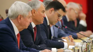 Członkowie Dumy Rosyjskiej. Zdj. ilustracyjne. Fot. PAP/EPA/LUONG THAI LINH