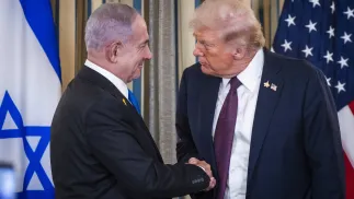 Premier Izraela Benjamin Netanjahu i prezydent USA Donald Trump. Fot. PAP/EPA/JIM LO SCALZO / POOL