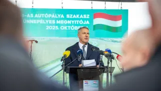 Węgierski minister budownictwa i transportu Janos Lazar. Fot. PAP/EPA/Tamas Kacsur