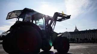 Protest rolników w Paryżu w 2025 roku. fot. PAP/EPA/	MOHAMMED BADRA