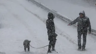 Intensywne opady śniegu. Fot. PAP/Grzegorz Momot