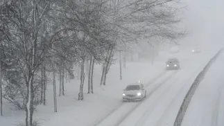 Opady śniegu. Fot. PAP/Piotr Kowala