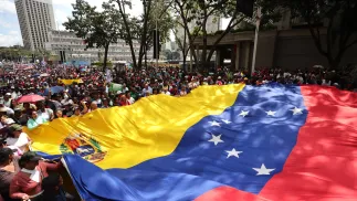 Protest zwolenników Maduro w Caracas, fot. PAP/EPA/EFE/Ronald Pena R